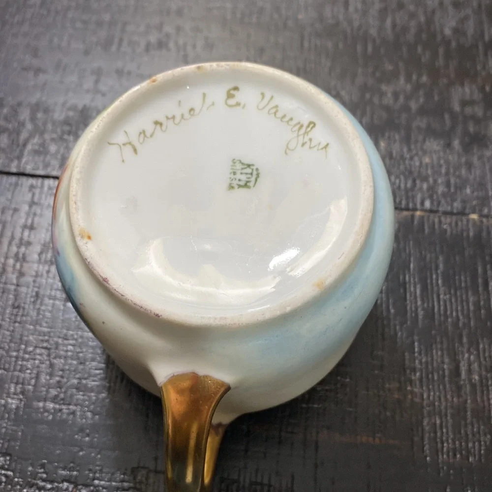 Antique KPM Silesia Floral Sugar and Creamer Set with Gold Handles! - Picture 4 of 7